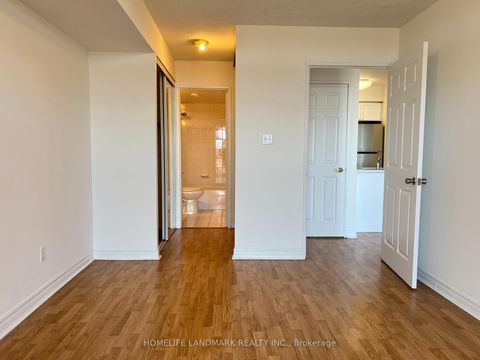 Photo 7 at 909 - 28 Empress Avenue, Willowdale East, Toronto