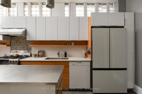 Photo 23 at 59 Stafford Street, Niagara, Toronto