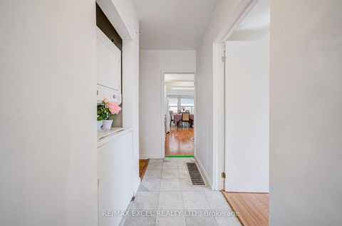 Photo 5 at 334 Moore Park Avenue, Newtonbrook West, Toronto