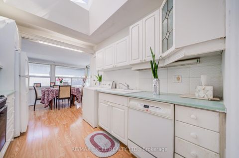 Photo 12 at 334 Moore Park Avenue, Newtonbrook West, Toronto