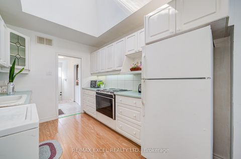 Photo 14 at 334 Moore Park Avenue, Newtonbrook West, Toronto