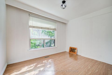 Photo 21 at 334 Moore Park Avenue, Newtonbrook West, Toronto