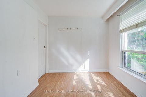 Photo 23 at 334 Moore Park Avenue, Newtonbrook West, Toronto