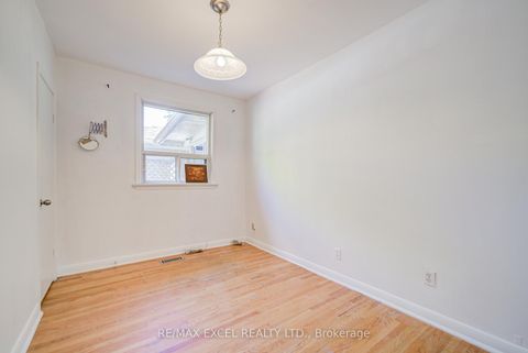 Photo 26 at 334 Moore Park Avenue, Newtonbrook West, Toronto