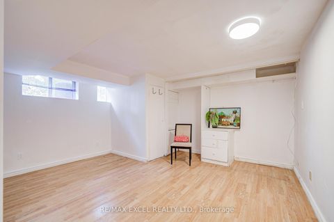 Photo 37 at 334 Moore Park Avenue, Newtonbrook West, Toronto