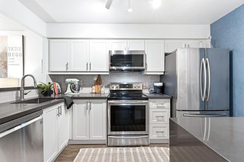 Photo 4 at 501 - 60 Homewood Avenue, South St. James Town, Toronto