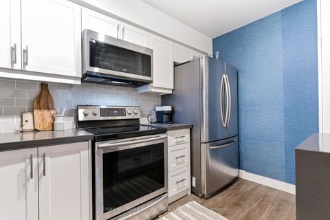 Photo 6 at 501 - 60 Homewood Avenue, South St. James Town, Toronto