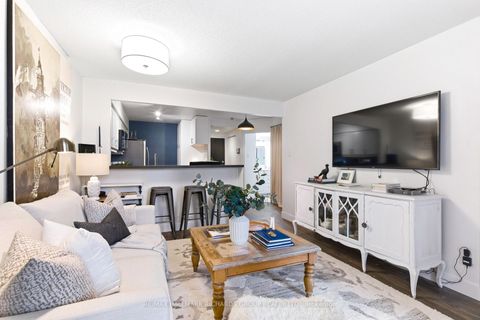 Photo 11 at 501 - 60 Homewood Avenue, South St. James Town, Toronto