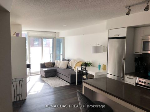 Photo 5 at 710 - 295 Adelaide Street W, Waterfront Communities C1, Toronto