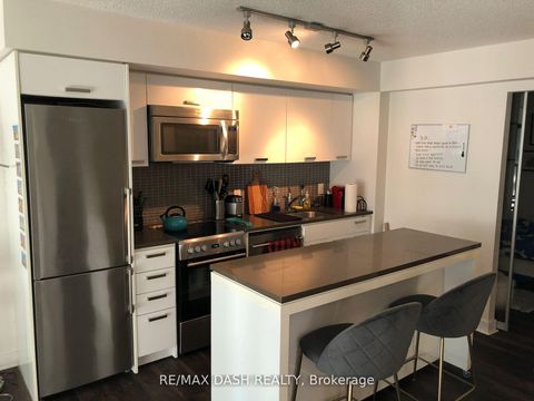 Photo 6 at 710 - 295 Adelaide Street W, Waterfront Communities C1, Toronto