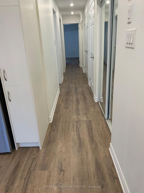 Photo 6 at 511 - 2791 Eglinton Avenue E, Eglinton East, Toronto