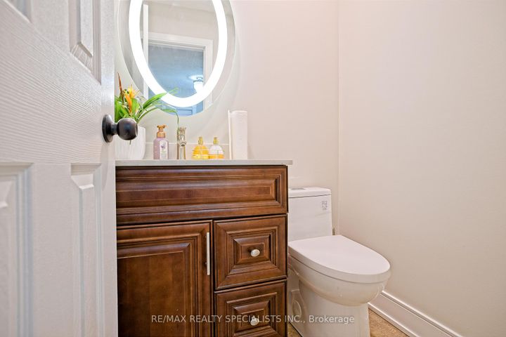 Photo 15 at 1066 Foxglove Place, East Credit, Mississauga