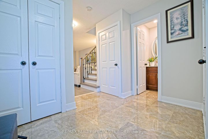 Photo 16 at 1066 Foxglove Place, East Credit, Mississauga