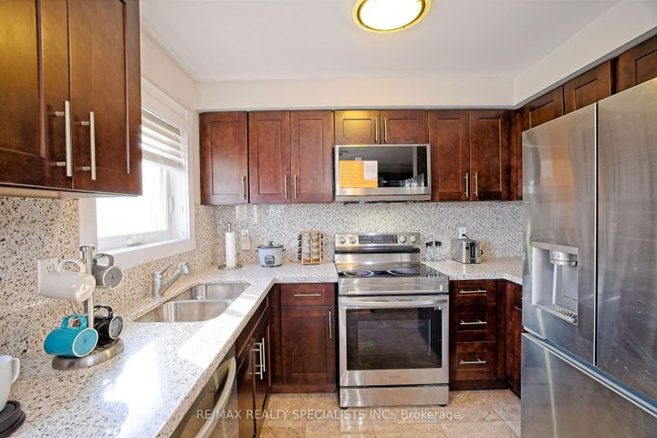 Photo 24 at 1066 Foxglove Place, East Credit, Mississauga