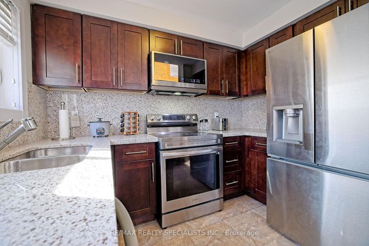 Photo 27 at 1066 Foxglove Place, East Credit, Mississauga