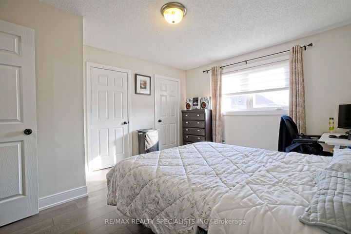 Photo 31 at 1066 Foxglove Place, East Credit, Mississauga