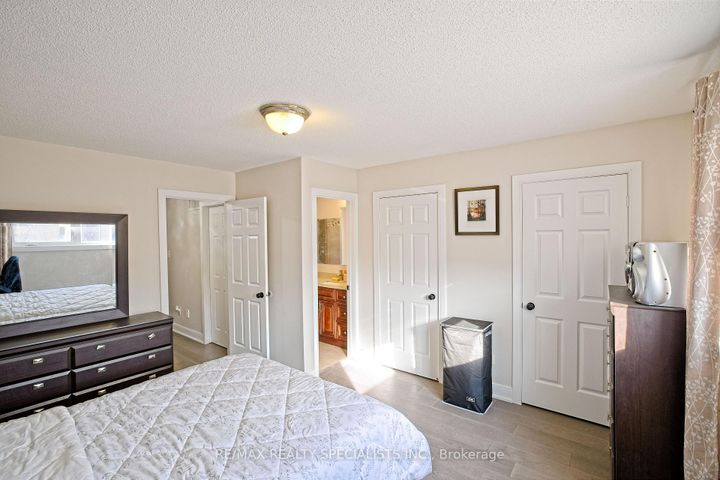 Photo 32 at 1066 Foxglove Place, East Credit, Mississauga