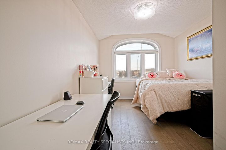 Photo 35 at 1066 Foxglove Place, East Credit, Mississauga