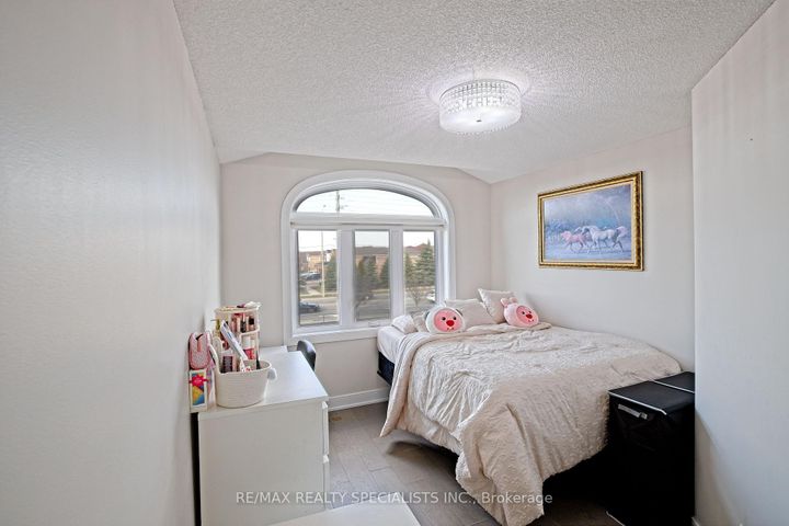 Photo 36 at 1066 Foxglove Place, East Credit, Mississauga