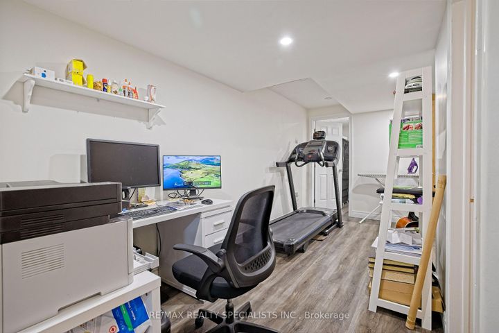 Photo 39 at 1066 Foxglove Place, East Credit, Mississauga