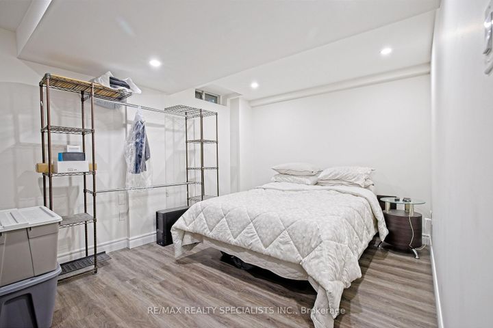 Photo 42 at 1066 Foxglove Place, East Credit, Mississauga