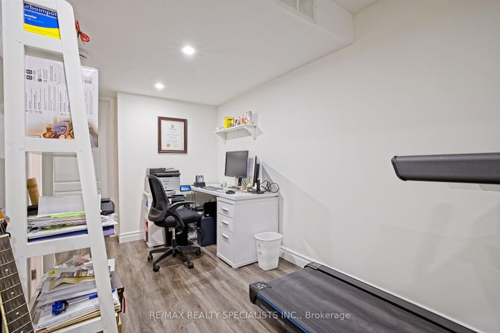 Photo 45 at 1066 Foxglove Place, East Credit, Mississauga