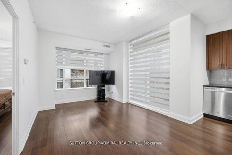 Photo 5 at 204 - 95 North Park Road, Beverley Glen, Vaughan