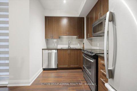 Photo 9 at 204 - 95 North Park Road, Beverley Glen, Vaughan