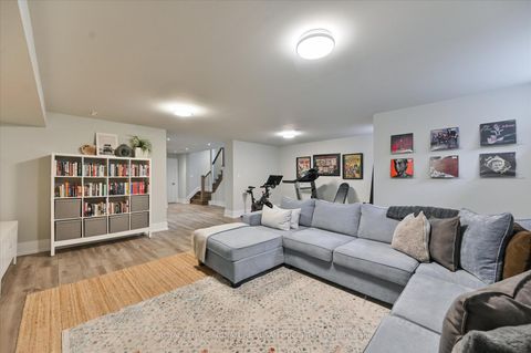 Photo 35 at 20 Warvet Crescent, Parkview, Toronto