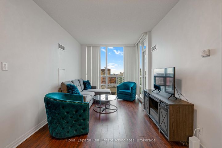 Photo 8 at 1106 - 3515 Kariya Drive, Fairview, Mississauga