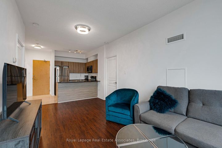 Photo 9 at 1106 - 3515 Kariya Drive, Fairview, Mississauga