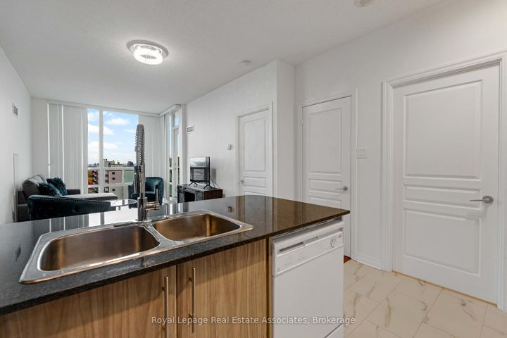 Photo 13 at 1106 - 3515 Kariya Drive, Fairview, Mississauga