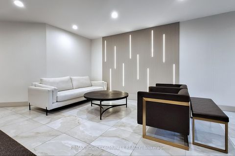 Photo 4 at 319 - 32 Clarissa Drive, Harding, Richmond Hill