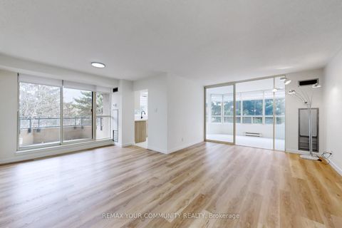 Photo 6 at 319 - 32 Clarissa Drive, Harding, Richmond Hill