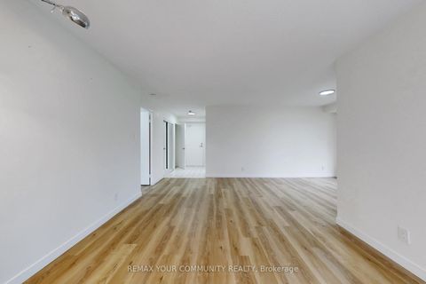 Photo 8 at 319 - 32 Clarissa Drive, Harding, Richmond Hill