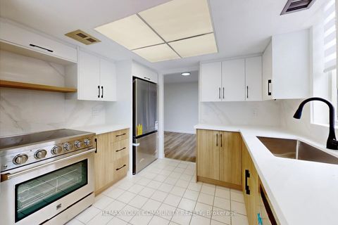 Photo 12 at 319 - 32 Clarissa Drive, Harding, Richmond Hill