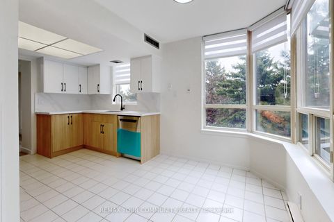 Photo 15 at 319 - 32 Clarissa Drive, Harding, Richmond Hill