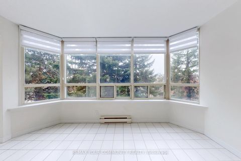 Photo 17 at 319 - 32 Clarissa Drive, Harding, Richmond Hill