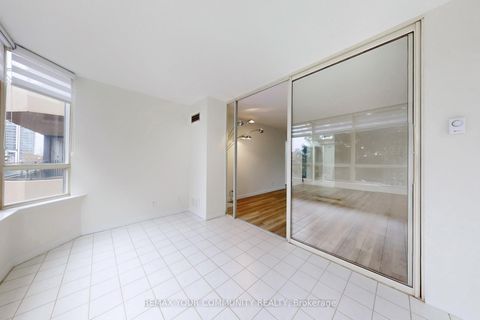 Photo 19 at 319 - 32 Clarissa Drive, Harding, Richmond Hill