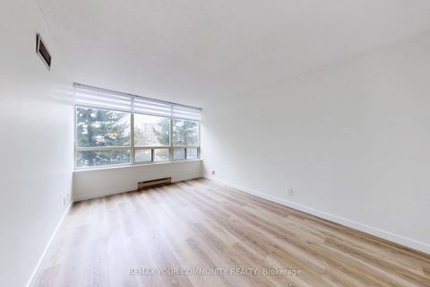 Photo 21 at 319 - 32 Clarissa Drive, Harding, Richmond Hill