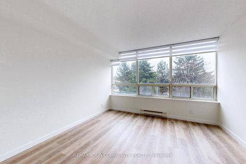 Photo 27 at 319 - 32 Clarissa Drive, Harding, Richmond Hill