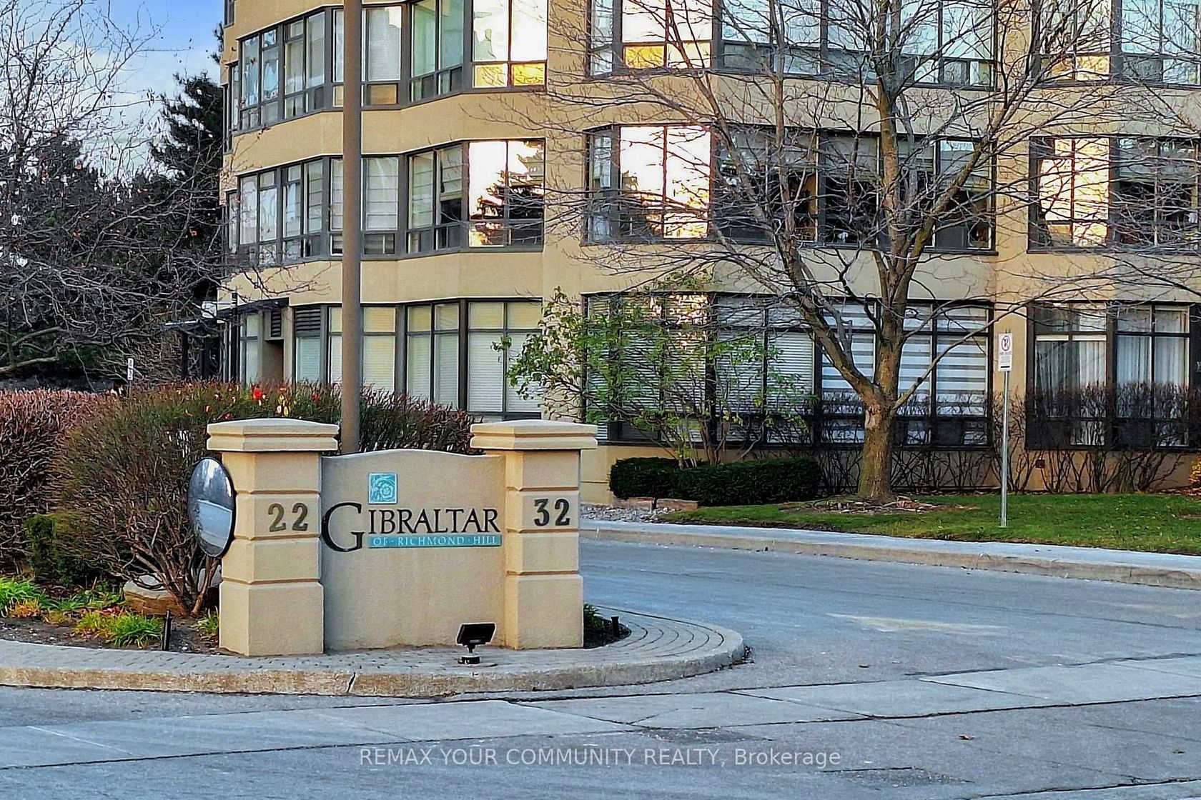 319 - 32 Clarissa Drive, Harding, Richmond Hill photo 9