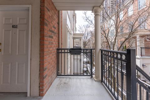 Photo 15 at 651 - 3 Everson Drive, Willowdale East, Toronto