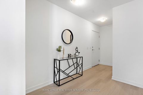 Photo 2 at 720 - 859 The Queensway, Queensway, Toronto