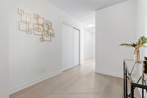 Photo 4 at 720 - 859 The Queensway, Queensway, Toronto