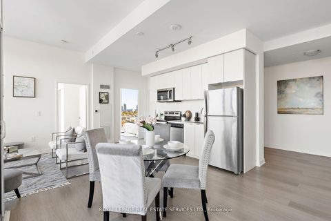 Photo 7 at 720 - 859 The Queensway, Queensway, Toronto