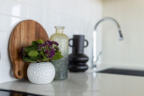 Photo 9 at 720 - 859 The Queensway, Queensway, Toronto