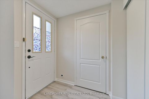 Photo 4 at 1231 - 28 Sommerset Way, Willowdale East, Toronto