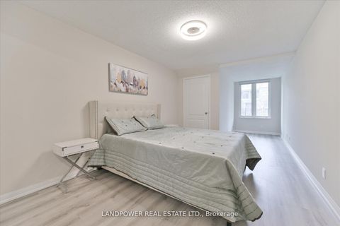 Photo 18 at 1231 - 28 Sommerset Way, Willowdale East, Toronto
