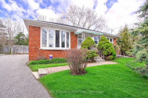 Photo 1 at 72 Monkswood Crescent, Central Newmarket, Newmarket